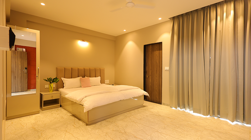 Deluxe room at The Marbella Beach Resort in Diveagar